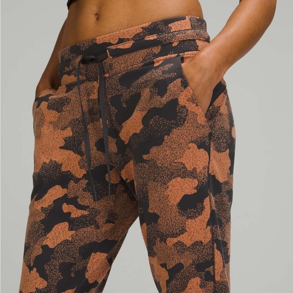 Lululemon Ready to Rulu Jogger 29"
Heritage Speckle Camo - Picture 4 of 9
